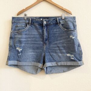 New BloomChic Womans Sz 30 Plus Denim Shorts Distressed‎ Blue Cuffed Stretch